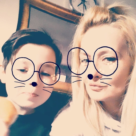 Meet your Posher, Kerri - Picture 1 of 3